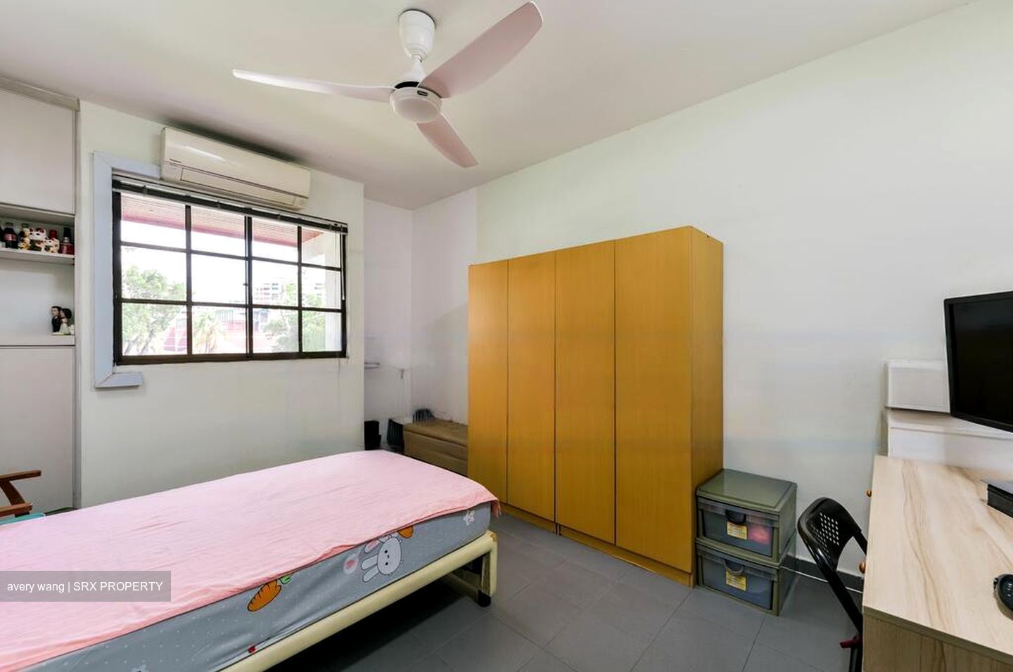 People's Garden (D19), Terrace #470702801